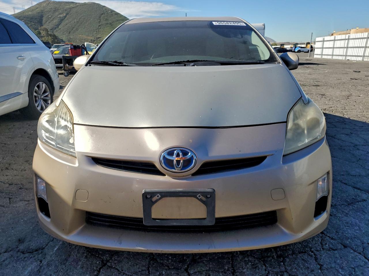 2010 TOYOTA PRIUS photo 9