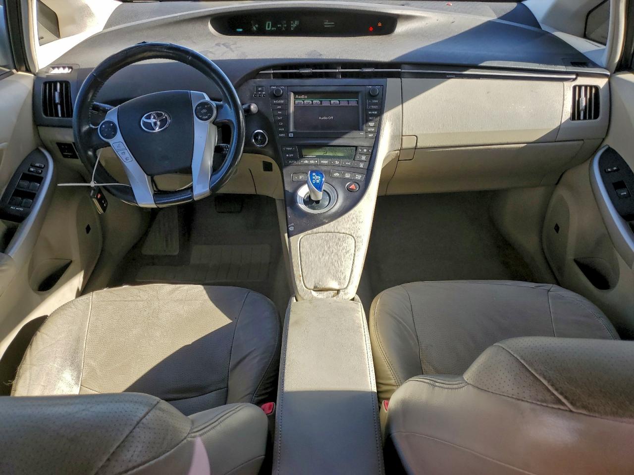 2010 TOYOTA PRIUS photo 15