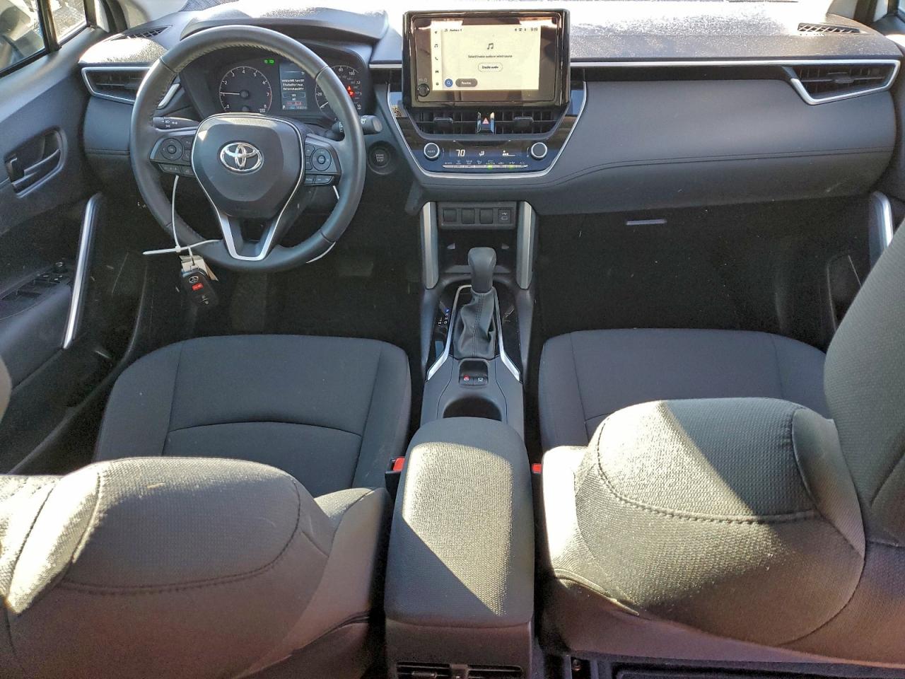 2024 TOYOTA COROLLA CROSS LE photo 15