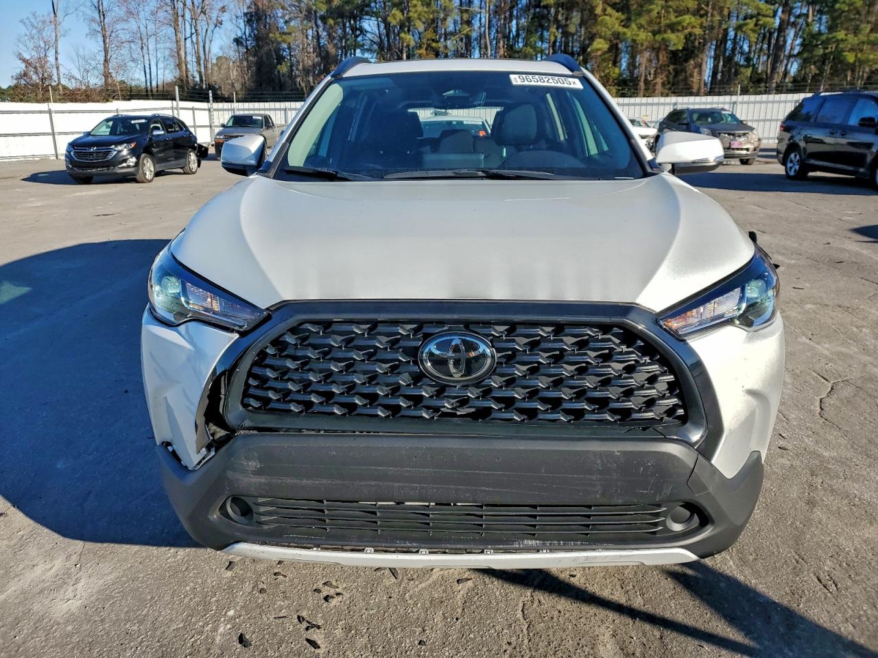 2024 TOYOTA COROLLA CROSS LE photo 9