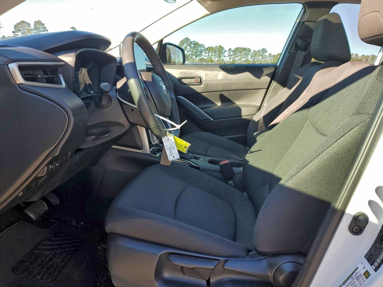 2024 TOYOTA COROLLA CROSS LE photo 13