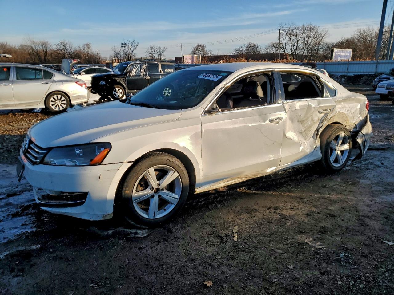 2012 VOLKSWAGEN PASSAT