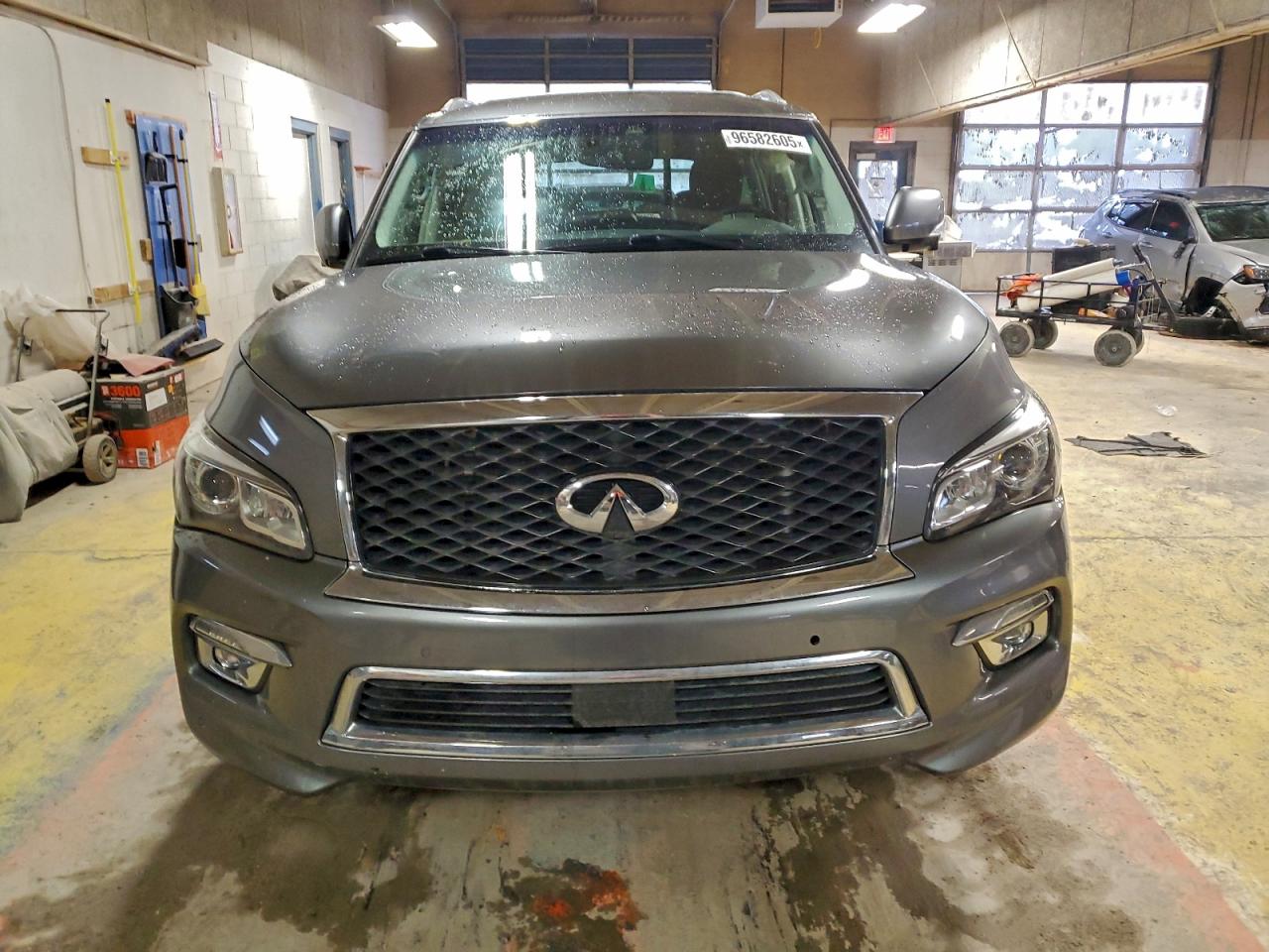 2017 INFINITI QX80 BASE photo 5