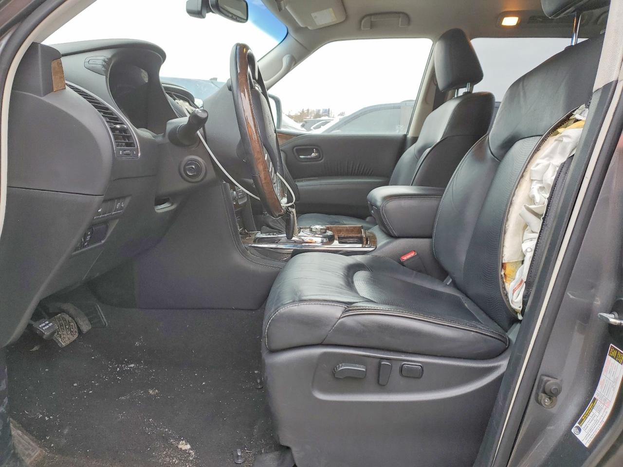 2017 INFINITI QX80 BASE photo 7