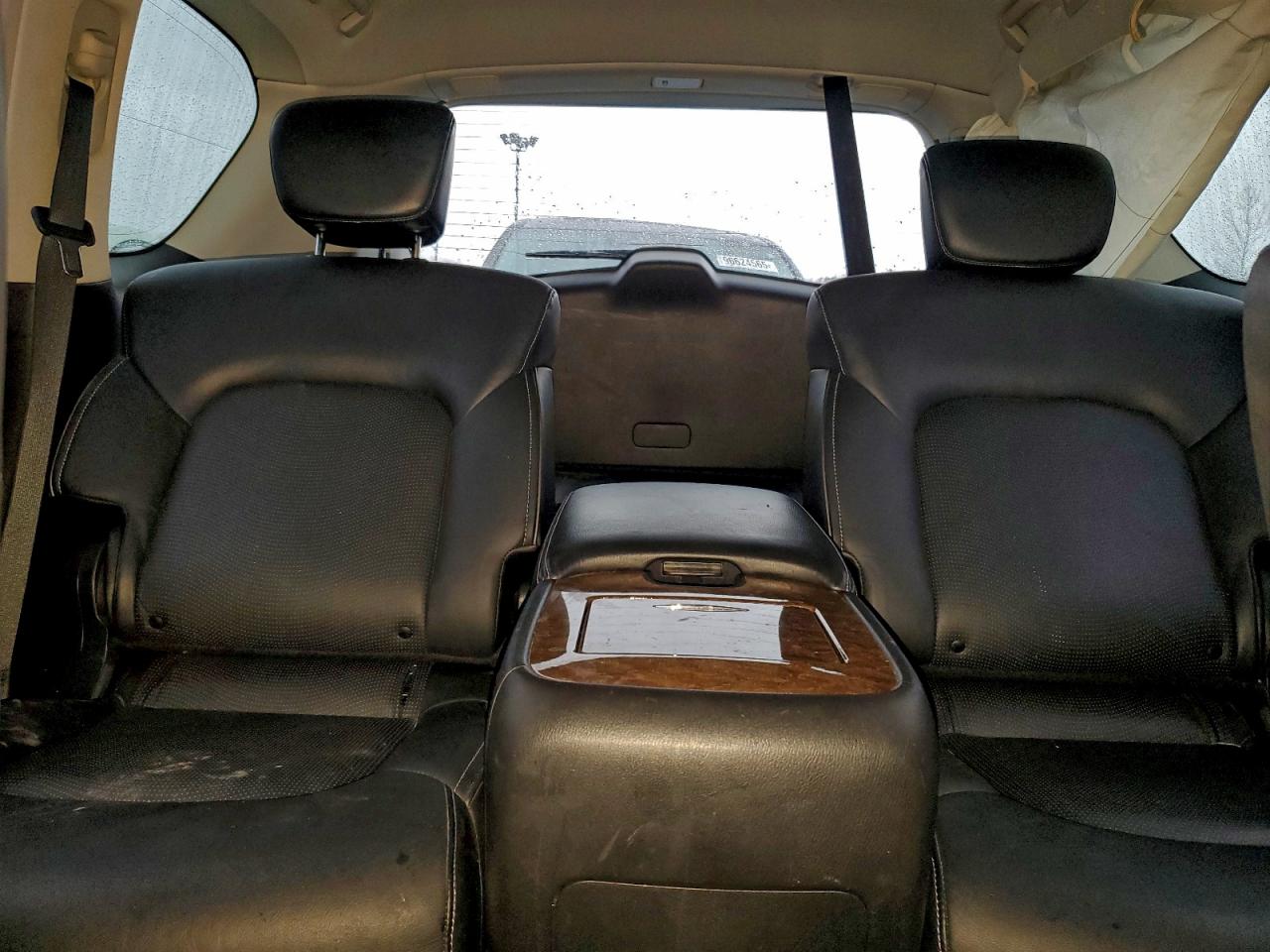 2017 INFINITI QX80 BASE photo 10