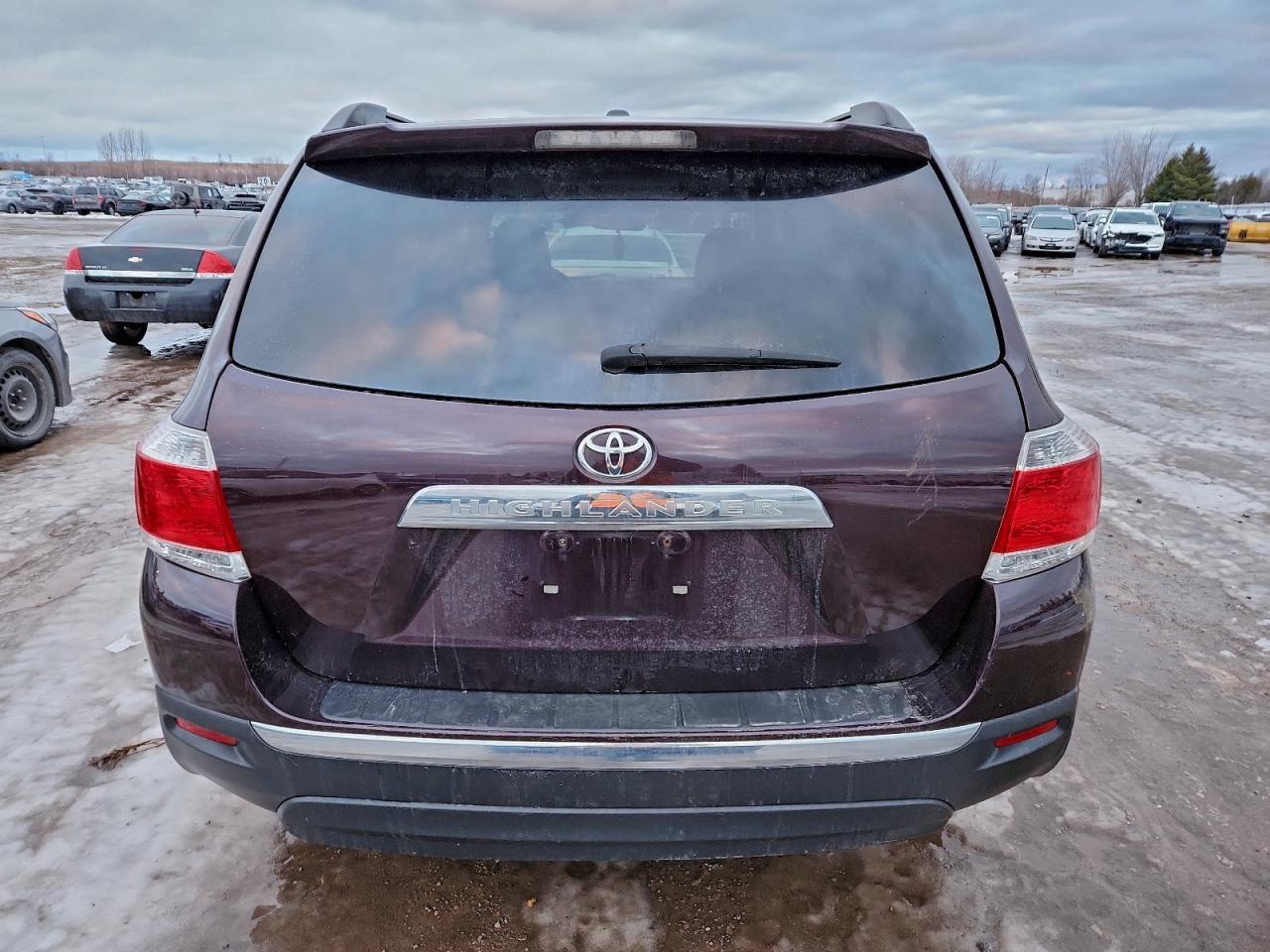 2013 TOYOTA HIGHLANDER BASE photo 6