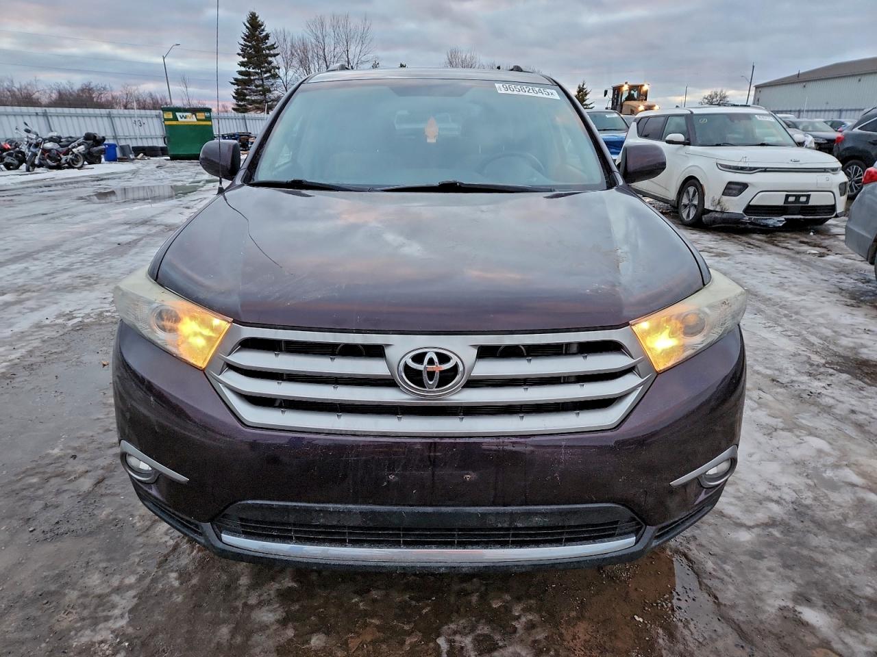 2013 TOYOTA HIGHLANDER BASE photo 5