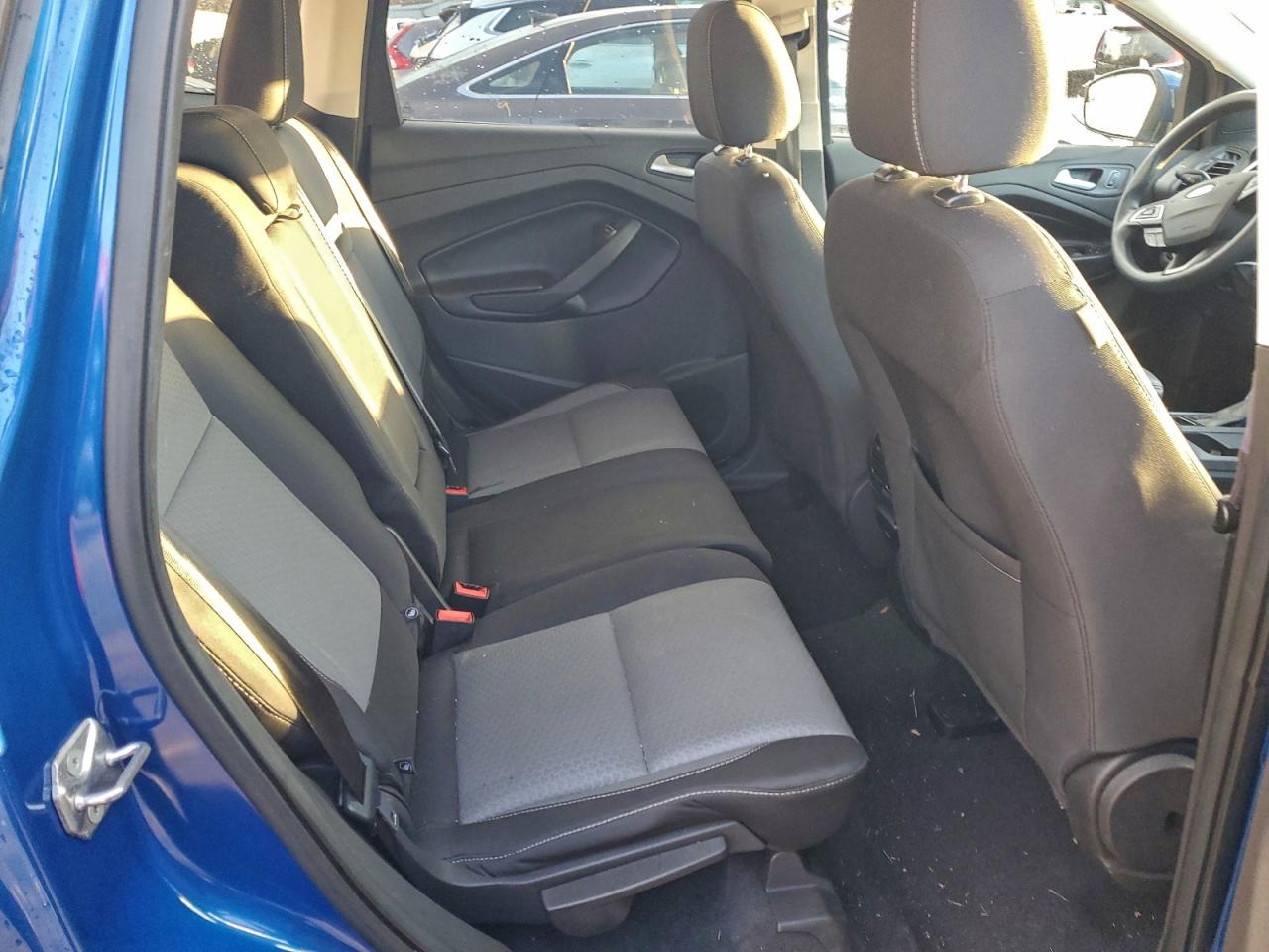 2017 FORD ESCAPE SE photo 11
