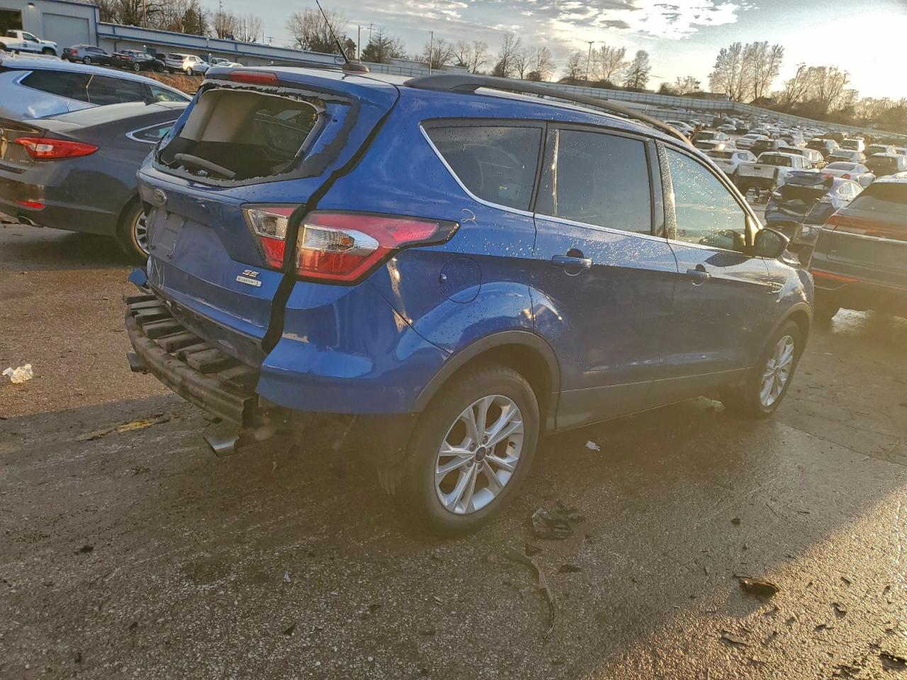 2017 FORD ESCAPE SE photo 3