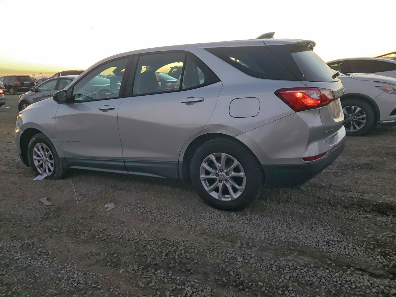 2020 CHEVROLET EQUINOX LS photo 2