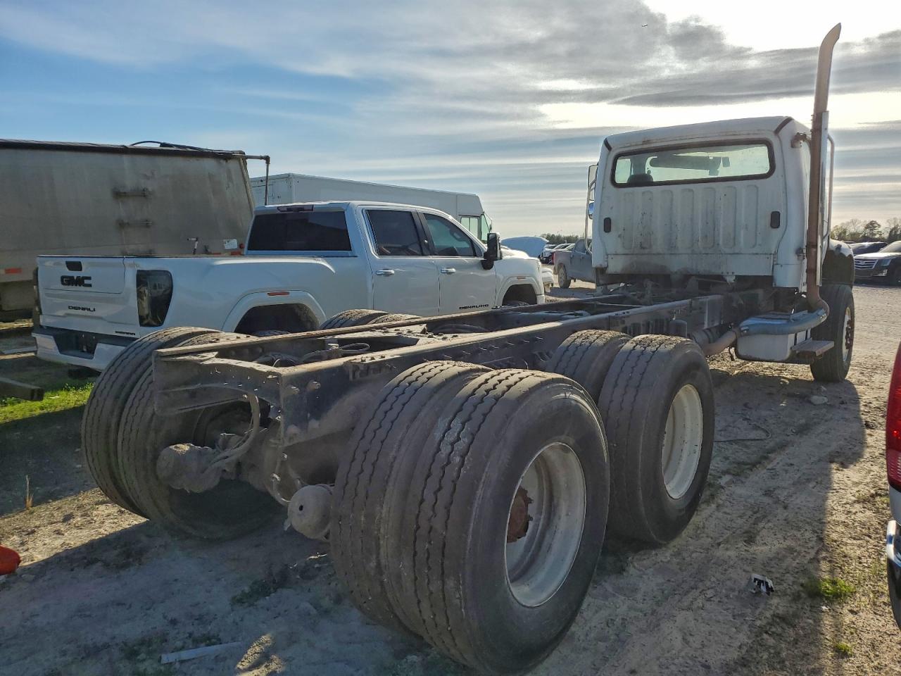 2010 FREIGHTLINER BUSINESS CLASS M2 TRUCK CAB ANDCHASSIS photo 7
