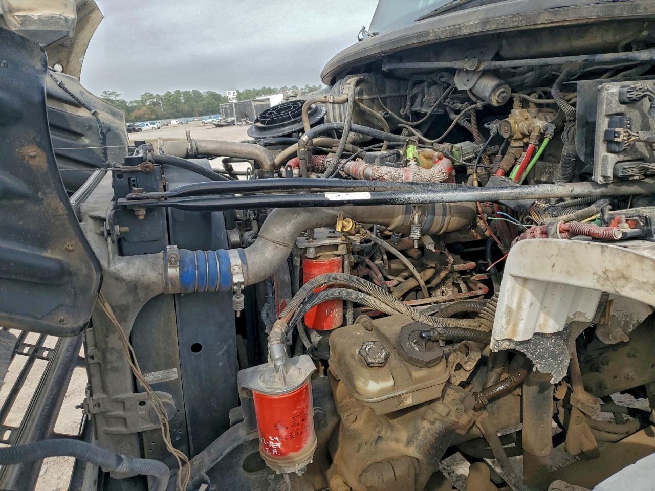 2010 FREIGHTLINER BUSINESS CLASS M2 TRUCK CAB ANDCHASSIS photo 13