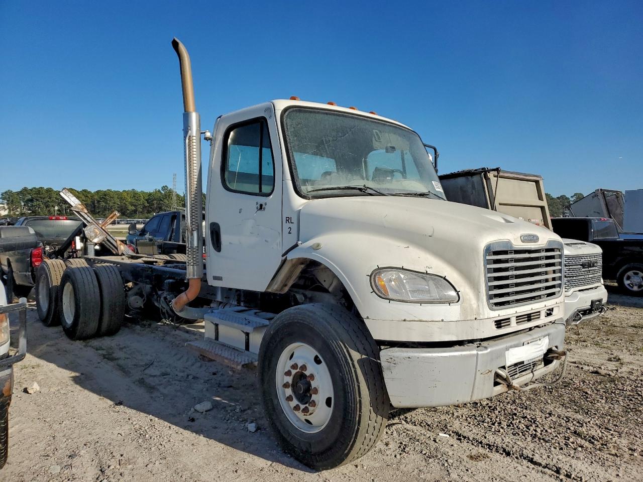 2010 FREIGHTLINER M2 106 MED