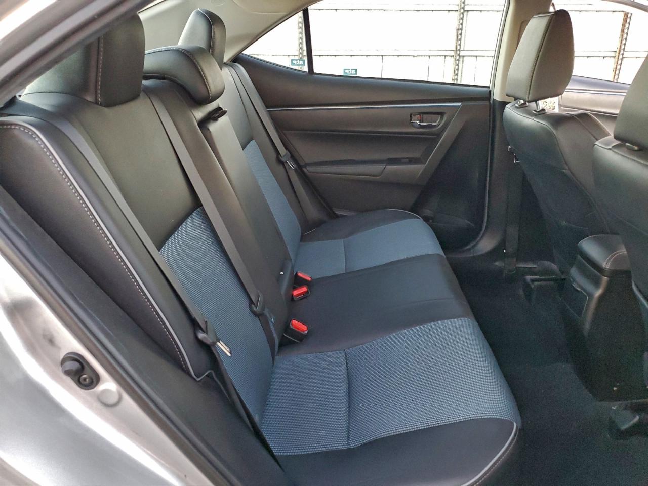 2015 TOYOTA COROLLA L photo 10