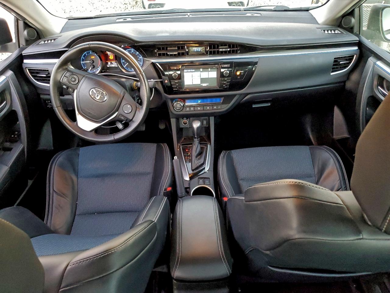 2015 TOYOTA COROLLA L photo 8