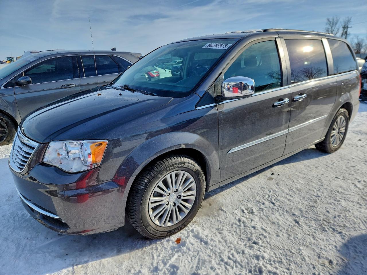 2015 CHRYSLER TOWN & COUNTRY TOURING L — REAR END damage — photo 1