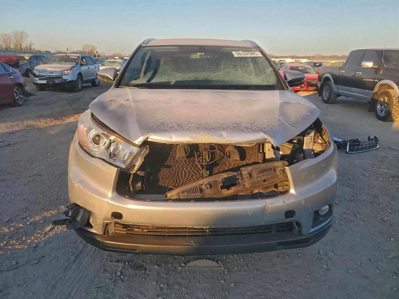 2016 TOYOTA HIGHLANDER XLE photo 5