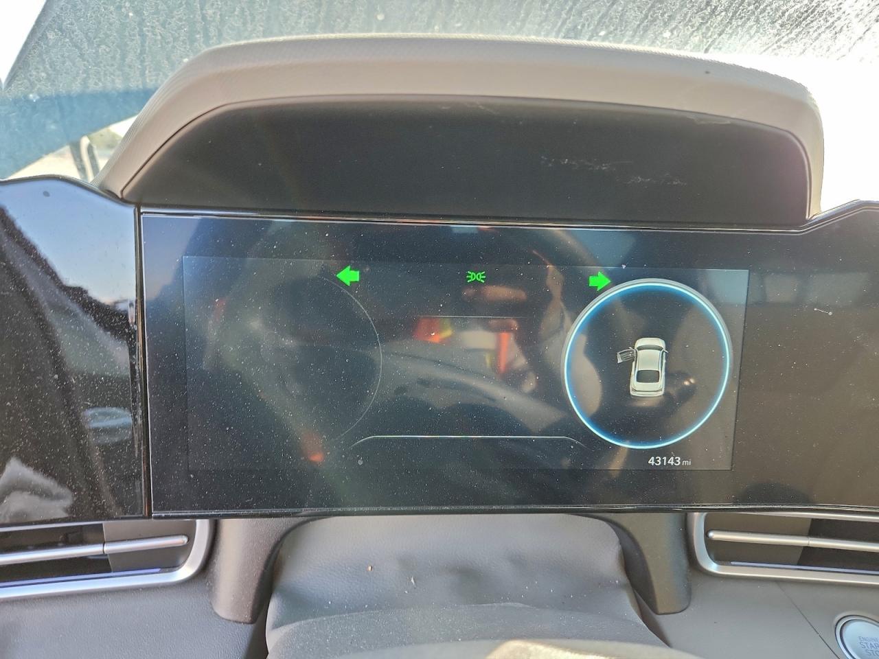 2024 HYUNDAI ELANTRA SEL photo 9