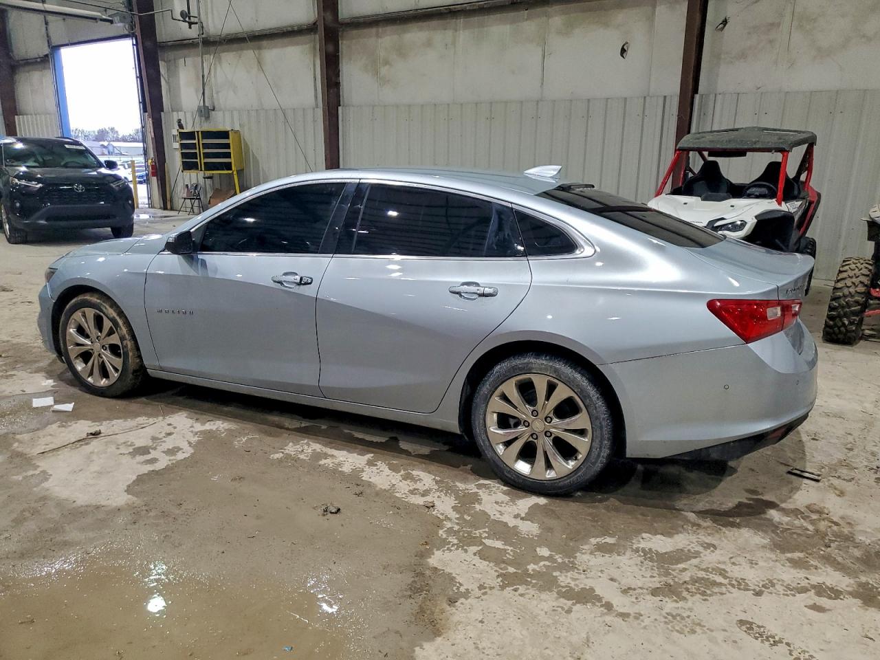 2017 CHEVROLET MALIBU PREMIER photo 2