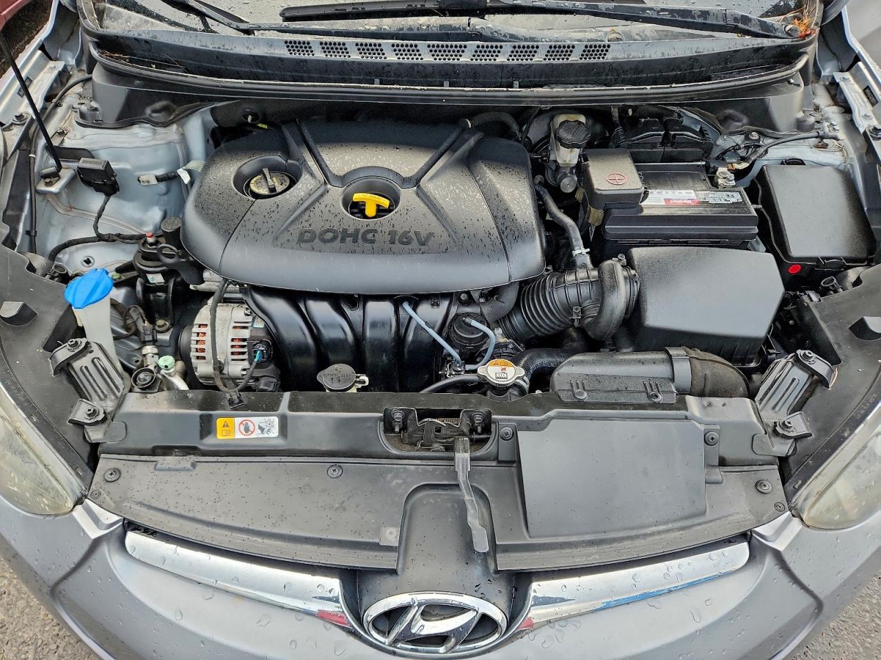 2016 HYUNDAI ELANTRA SE photo 11
