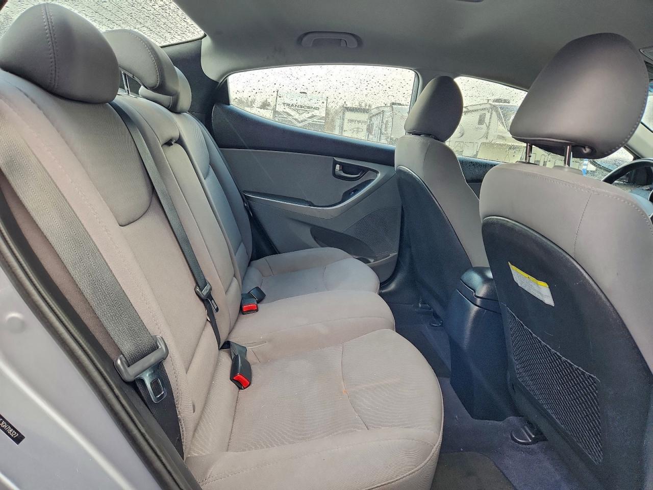 2016 HYUNDAI ELANTRA SE photo 10