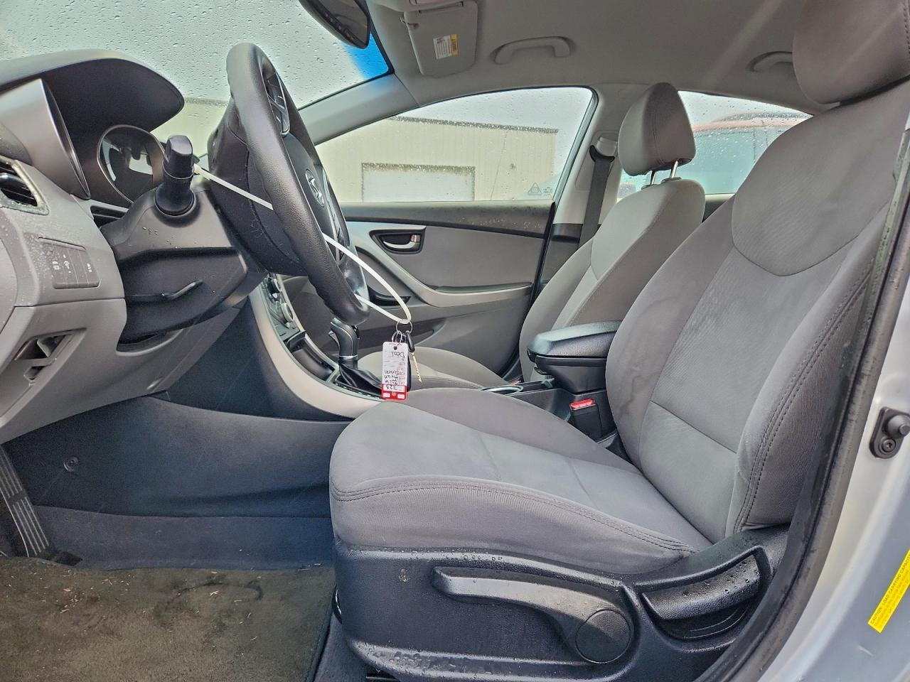 2016 HYUNDAI ELANTRA SE photo 7