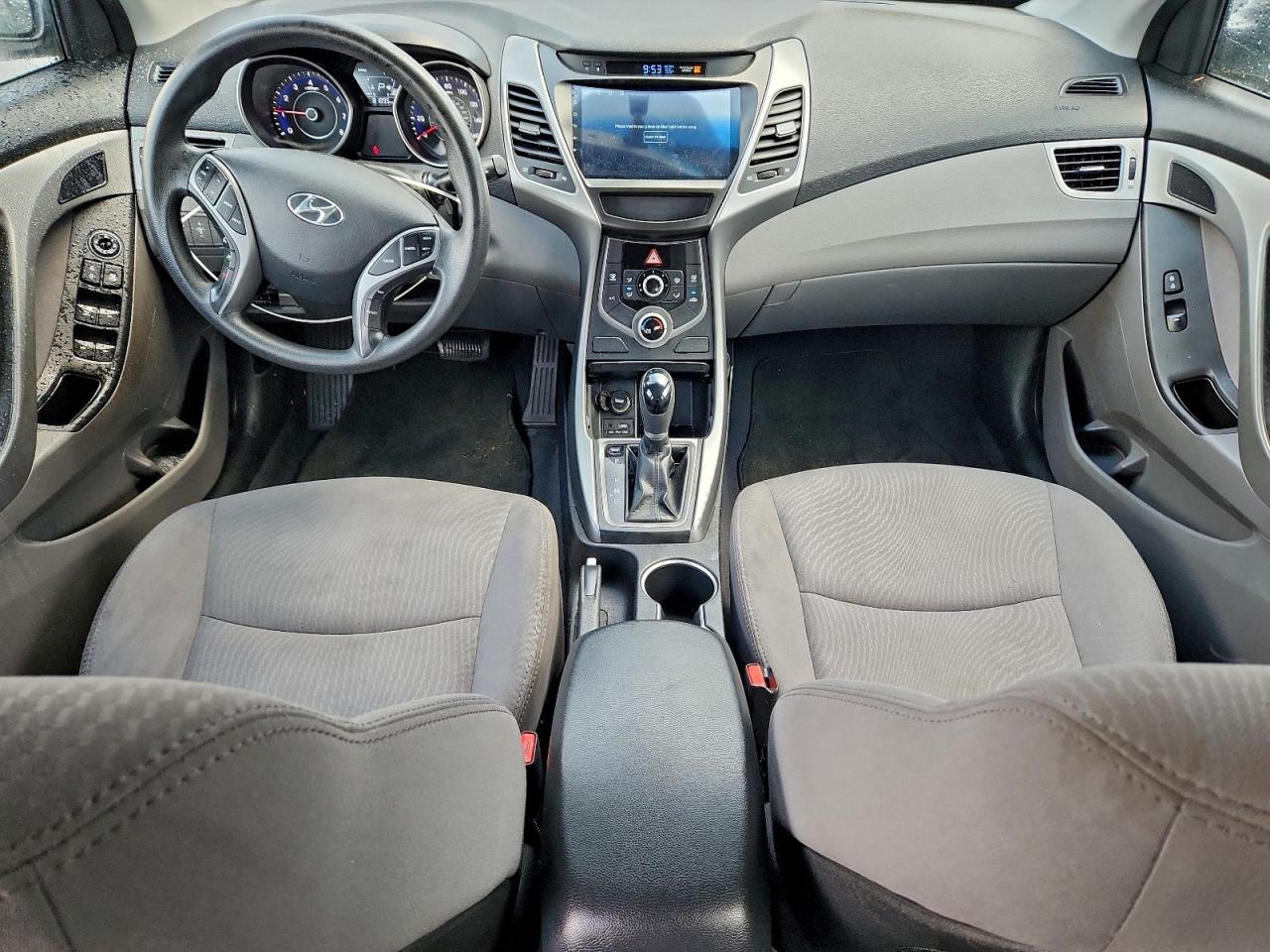 2016 HYUNDAI ELANTRA SE photo 8