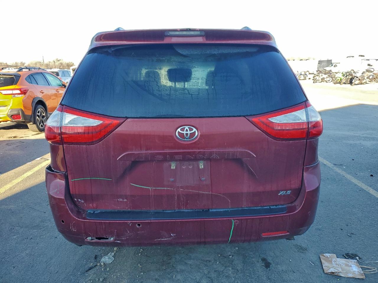 2015 TOYOTA SIENNA XLE photo 6