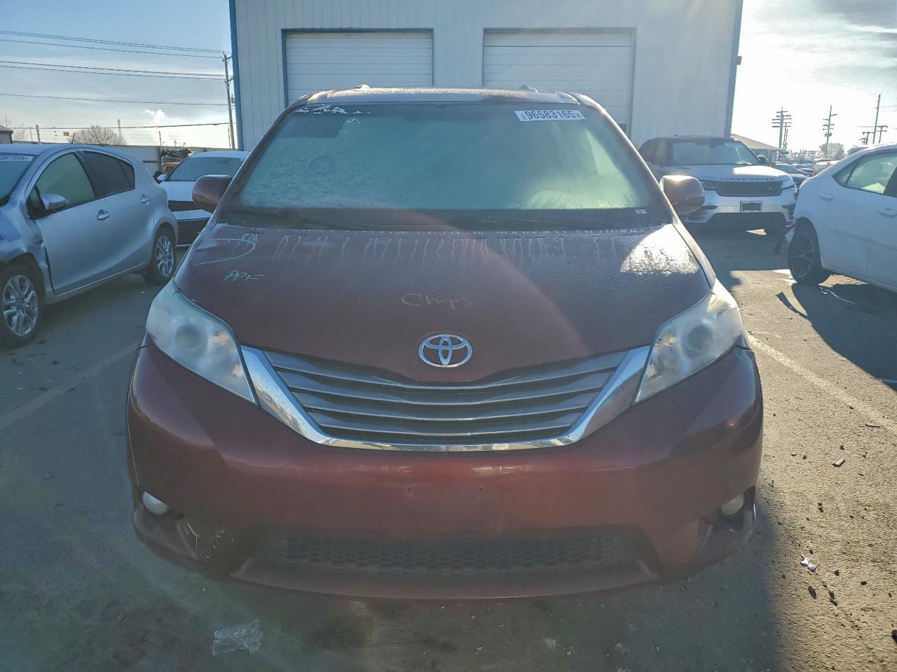 2015 TOYOTA SIENNA XLE photo 5