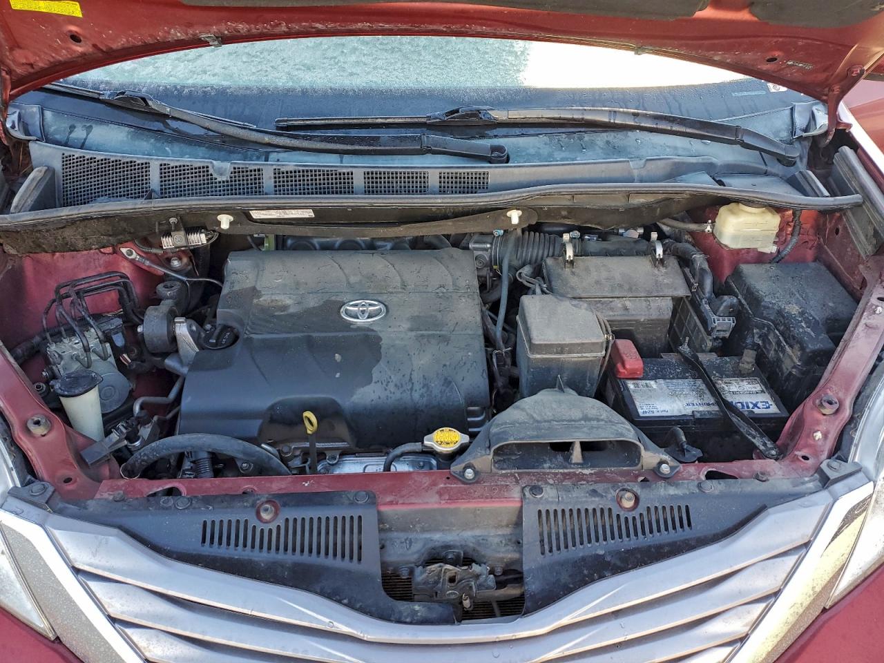 2015 TOYOTA SIENNA XLE photo 12