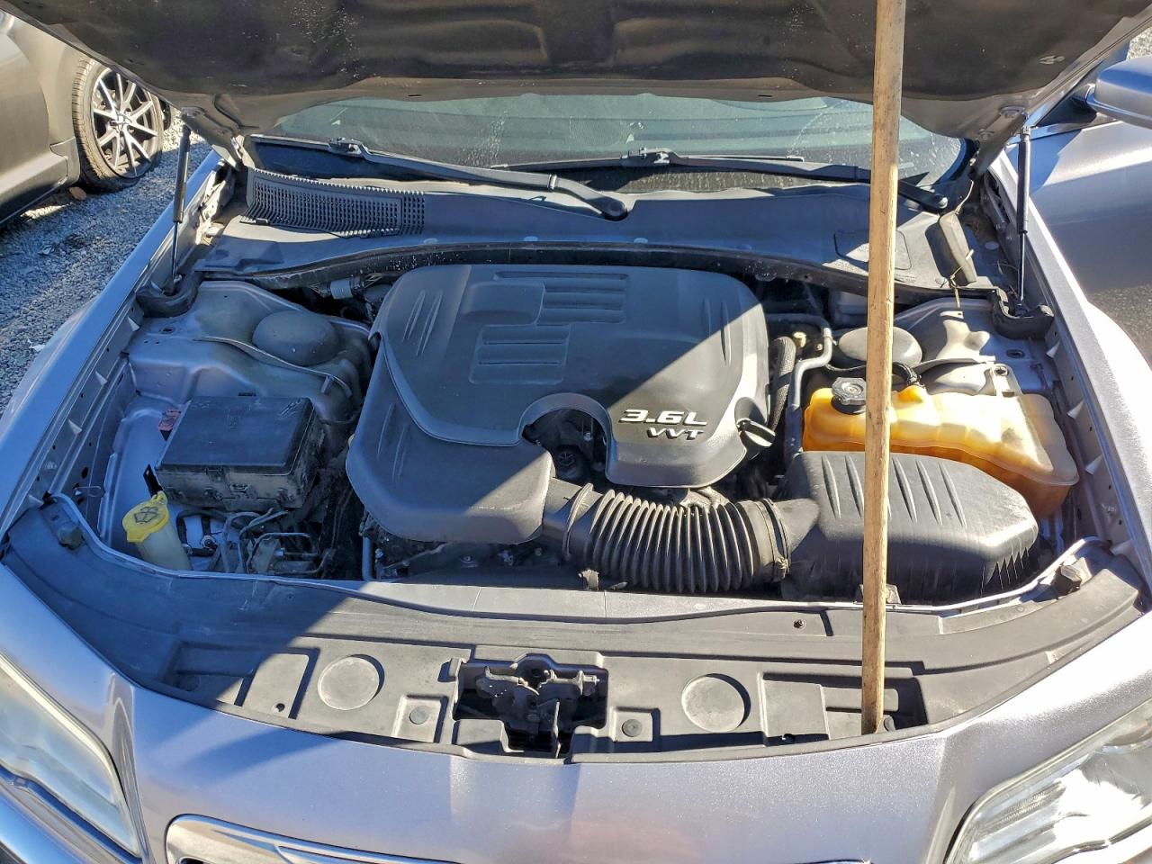 2014 CHRYSLER 300 photo 11