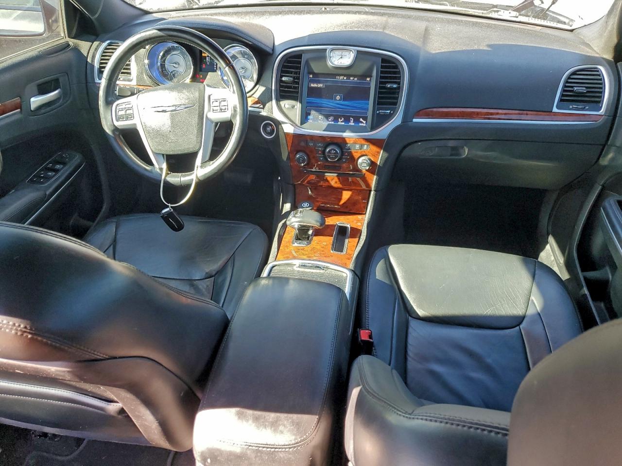 2014 CHRYSLER 300 photo 8
