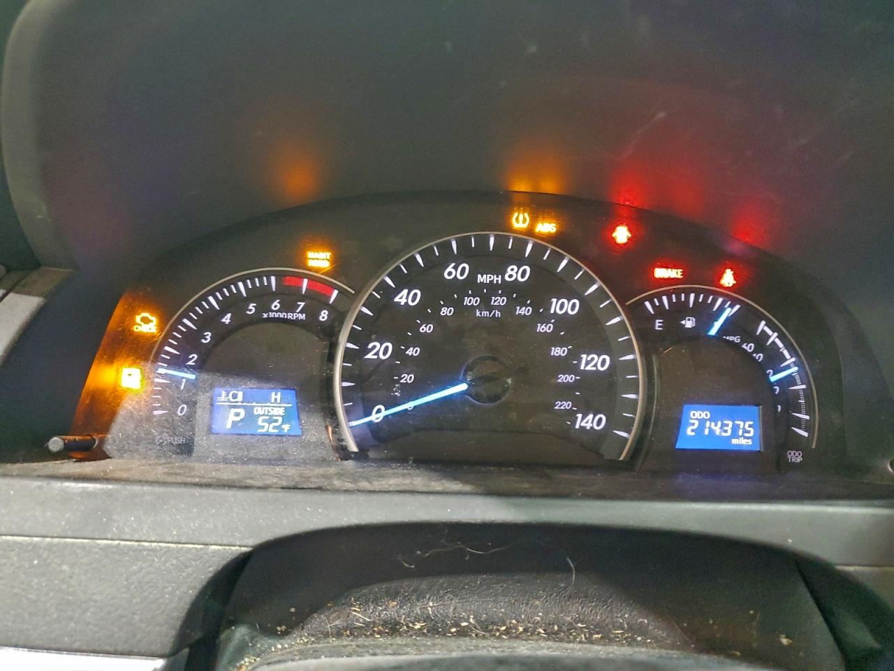 2014 TOYOTA CAMRY L photo 9