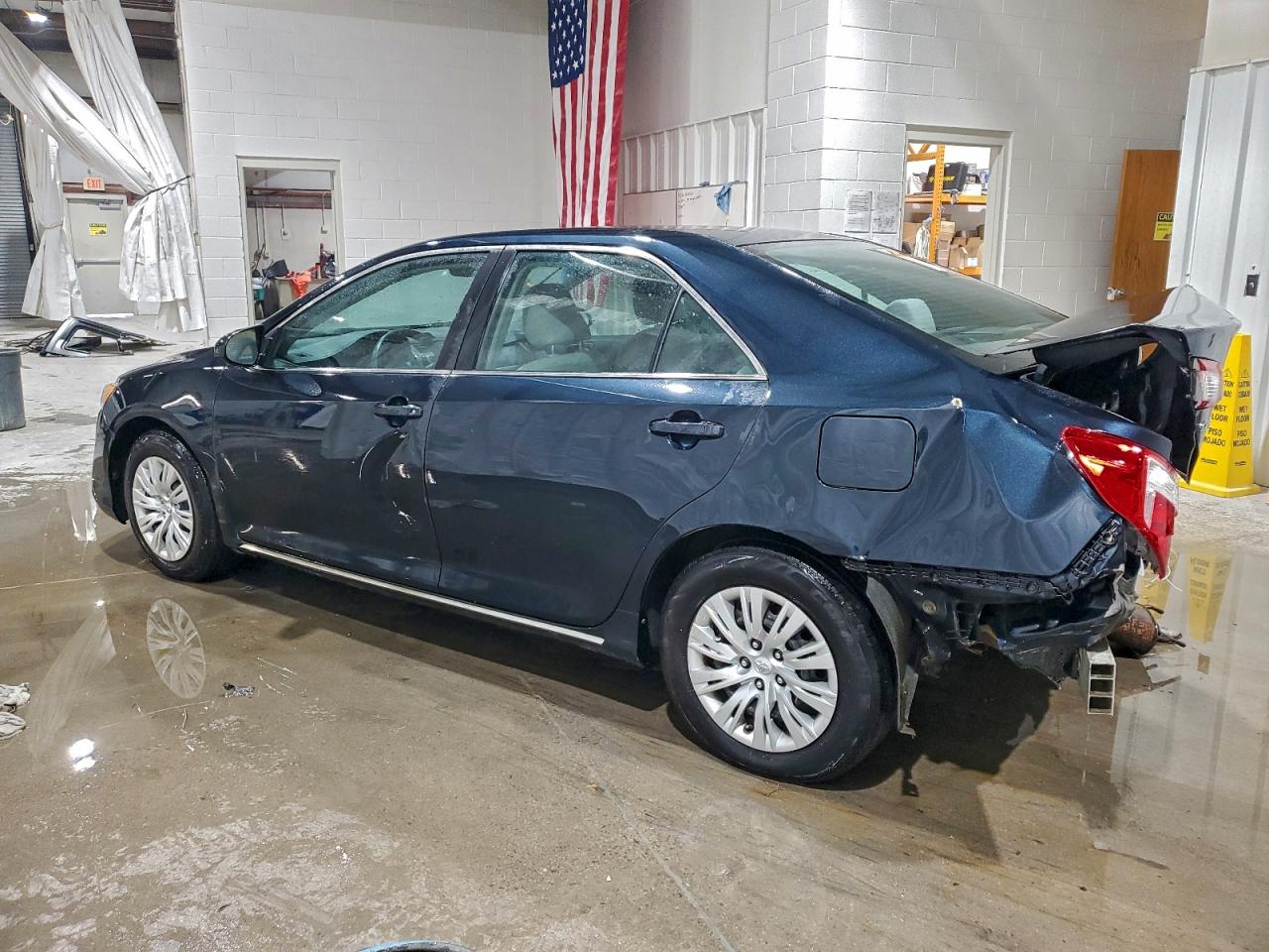 2014 TOYOTA CAMRY L photo 2