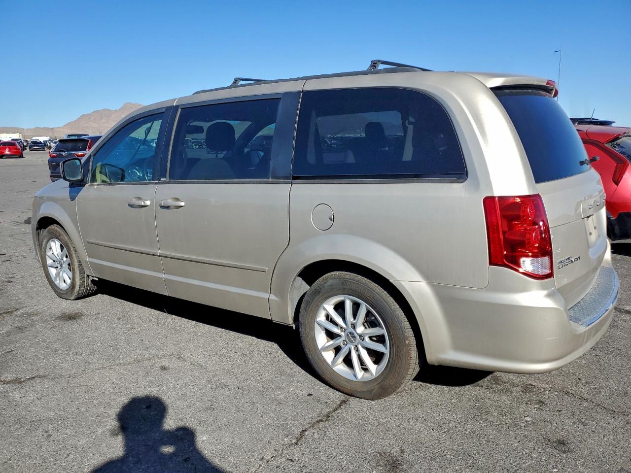 2013 DODGE GRAND CARAVAN SXT photo 2