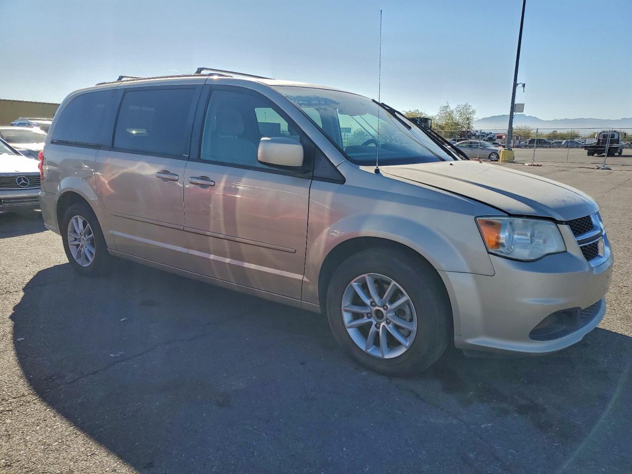 2013 DODGE GRAND CARAVAN SXT photo 4