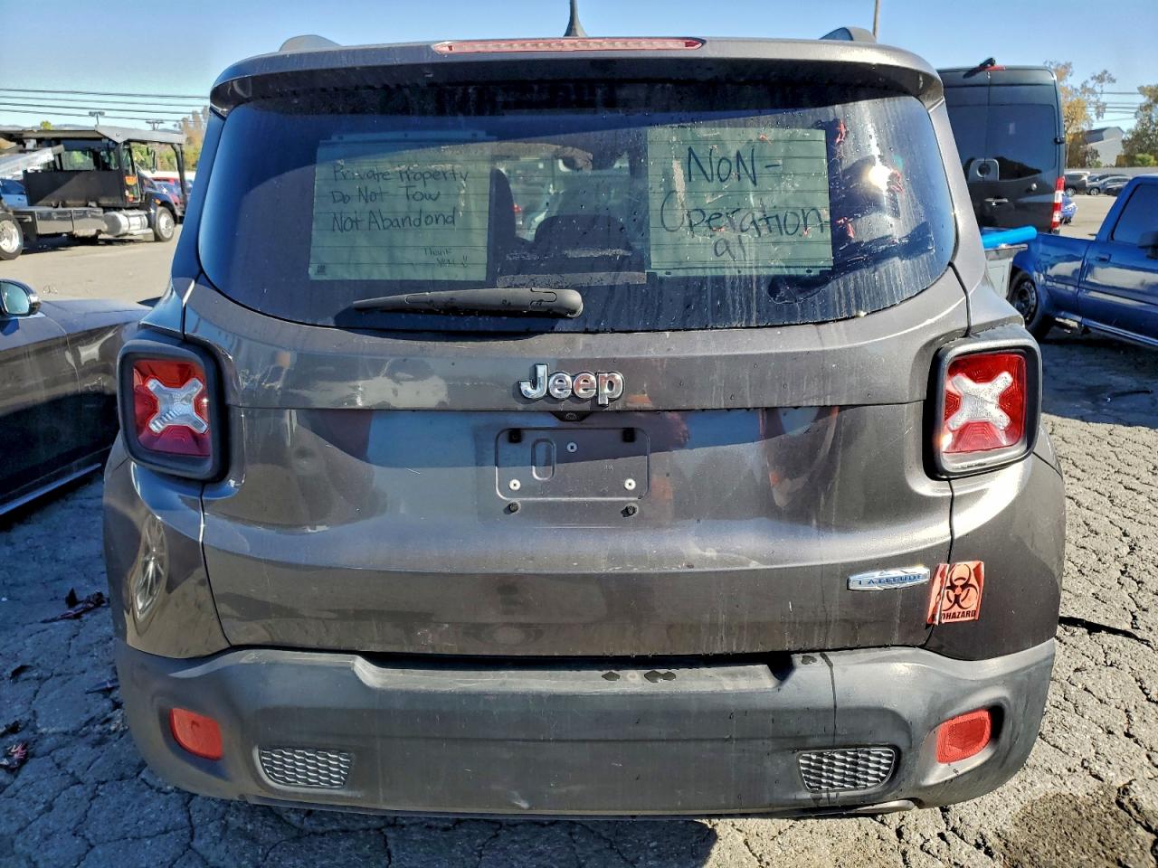2017 JEEP RENEGADE LATITUDE photo 6