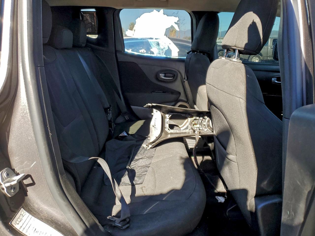 2017 JEEP RENEGADE LATITUDE photo 10