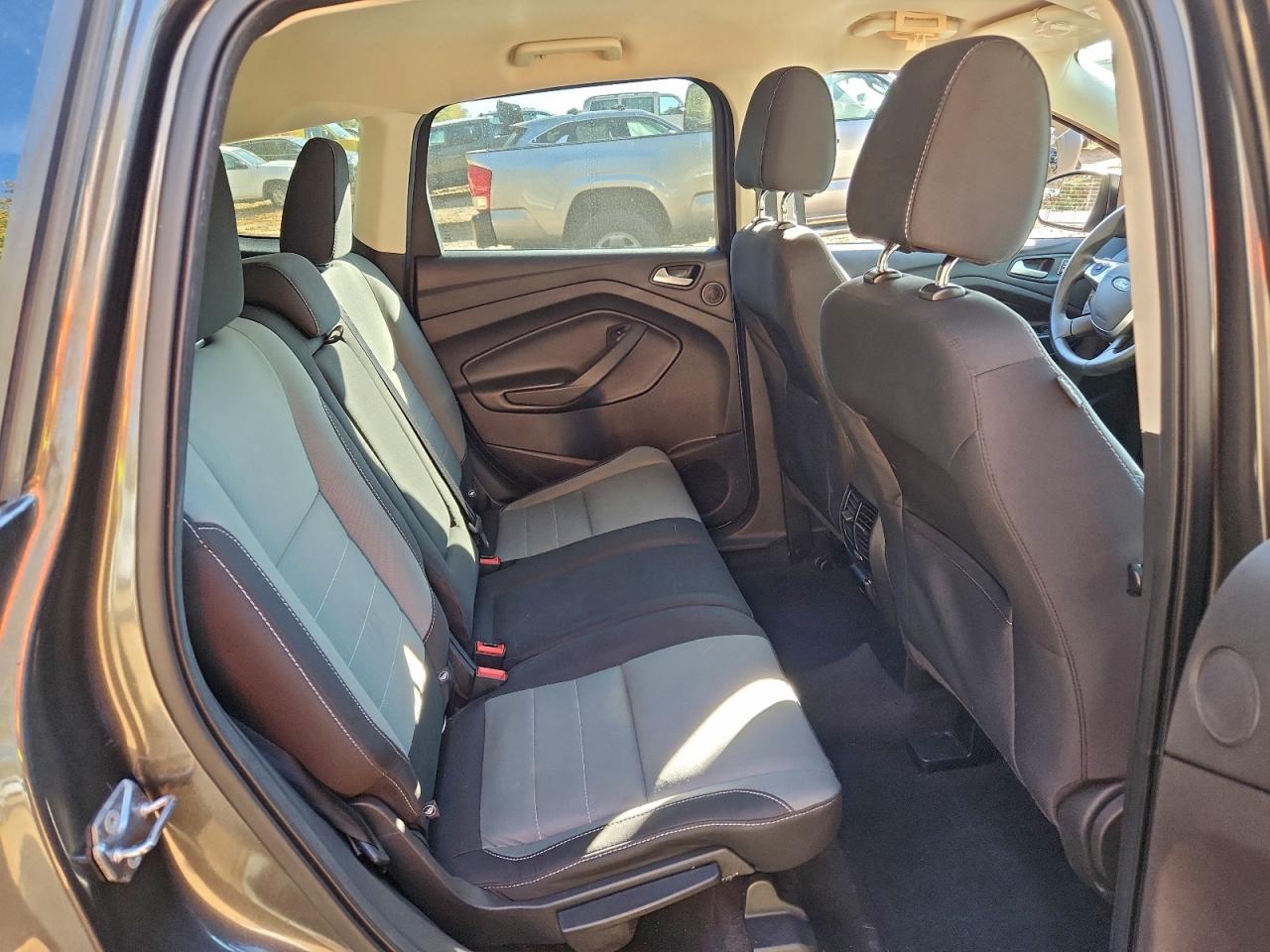 2016 FORD ESCAPE SE photo 28