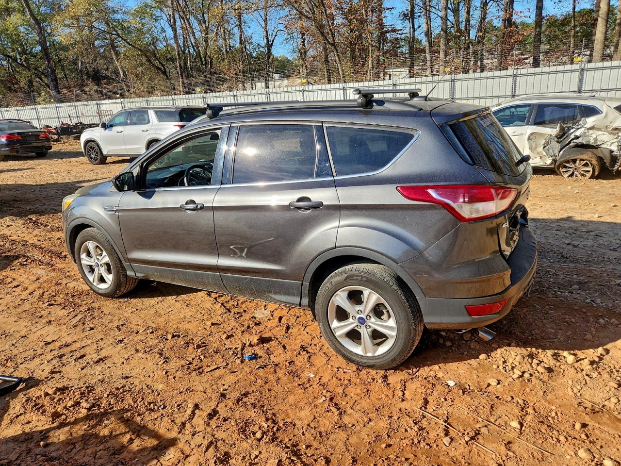 2016 FORD ESCAPE SE photo 4