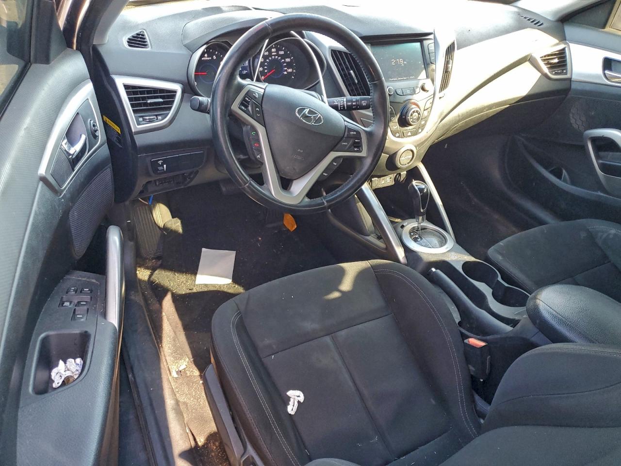 2017 HYUNDAI VELOSTER photo 8