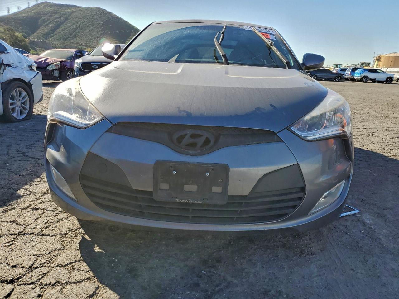 2017 HYUNDAI VELOSTER photo 5