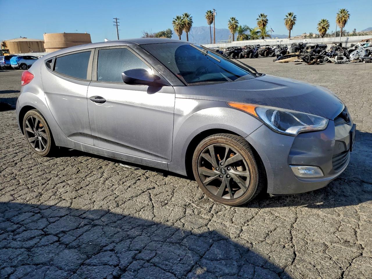 2017 HYUNDAI VELOSTER photo 4