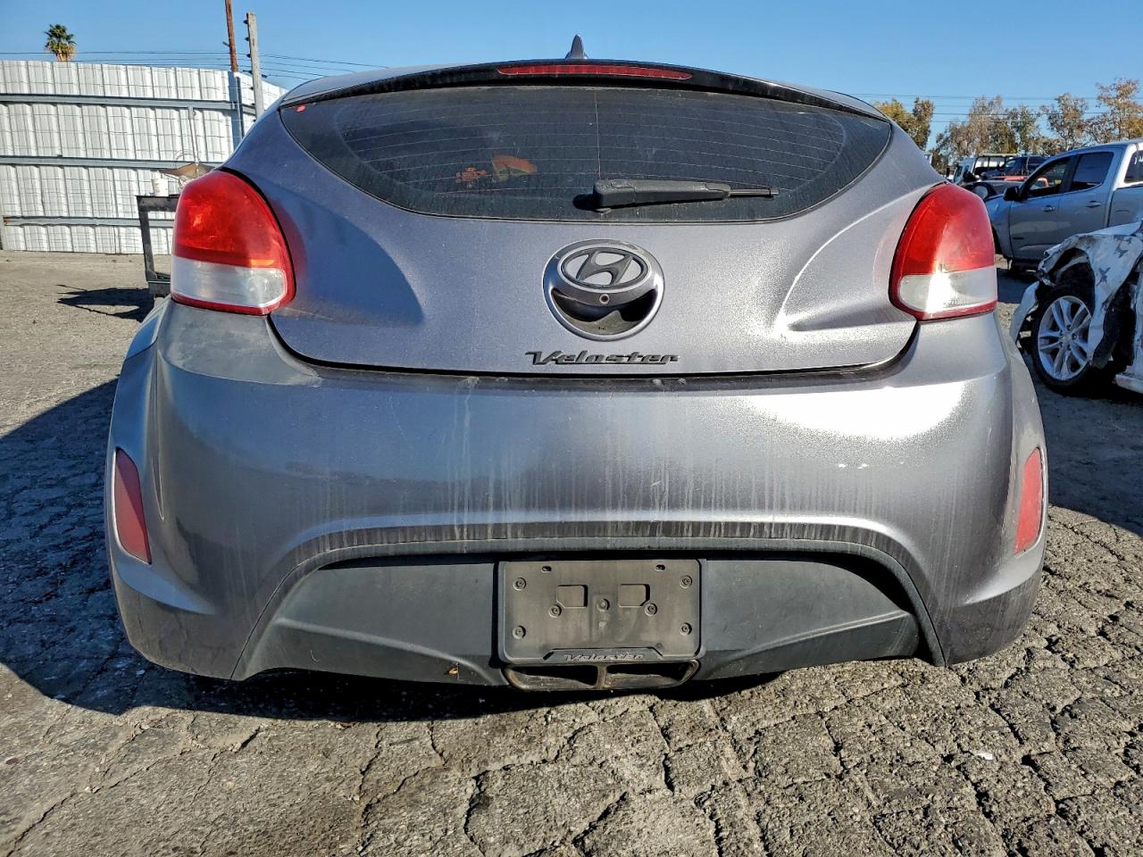 2017 HYUNDAI VELOSTER photo 6