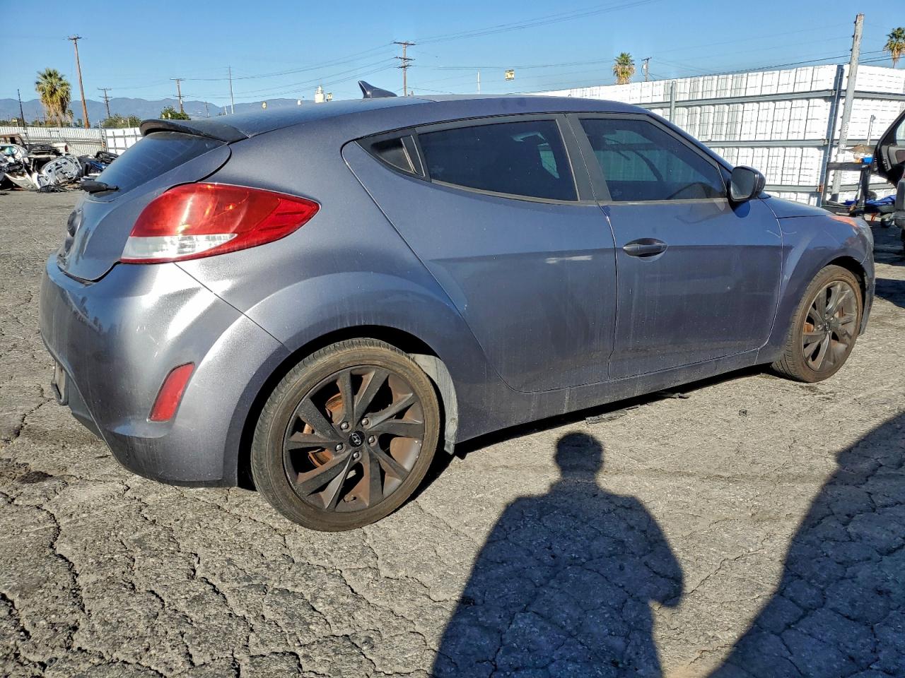 2017 HYUNDAI VELOSTER photo 3