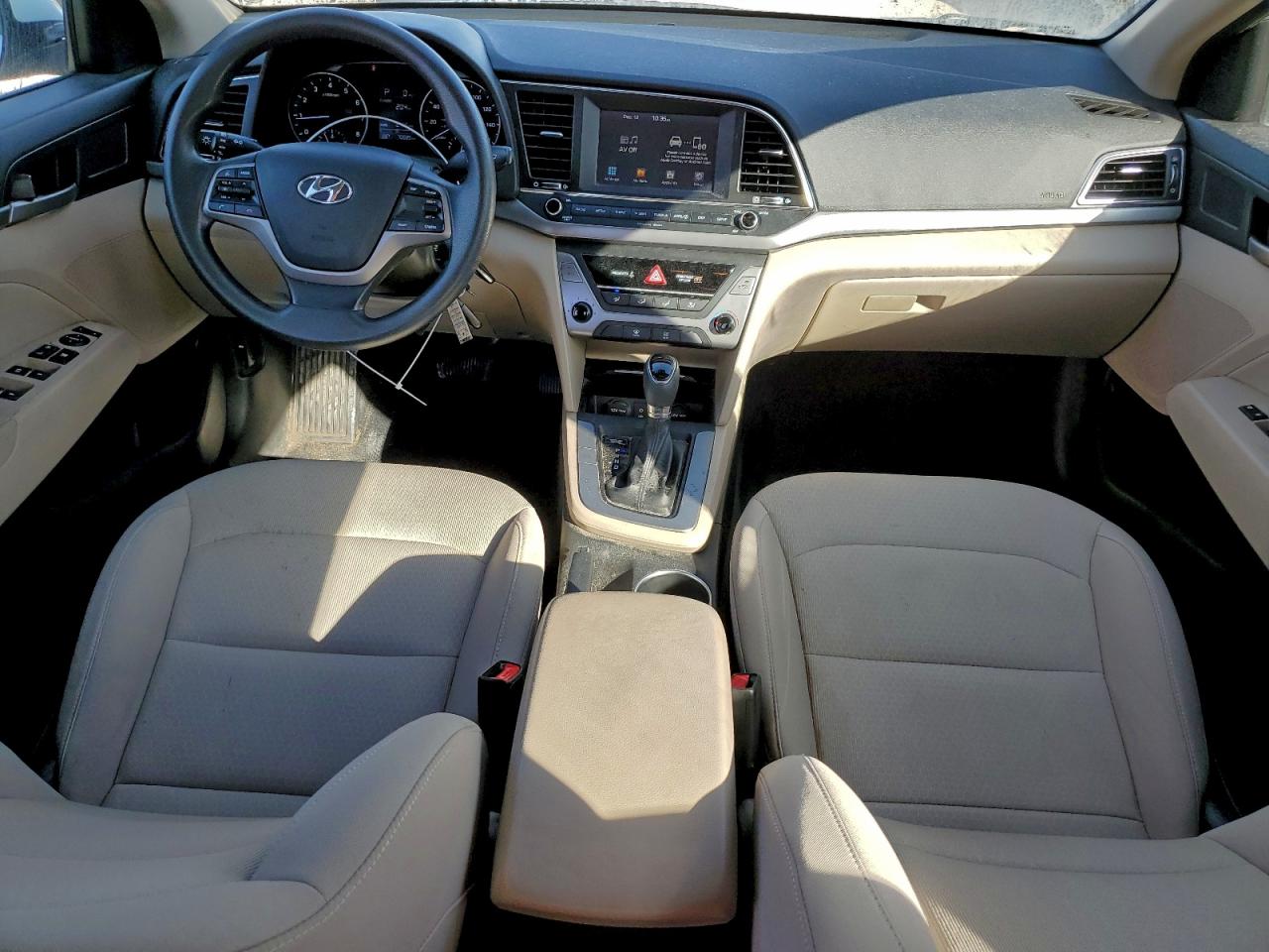 2017 HYUNDAI ELANTRA SE photo 8