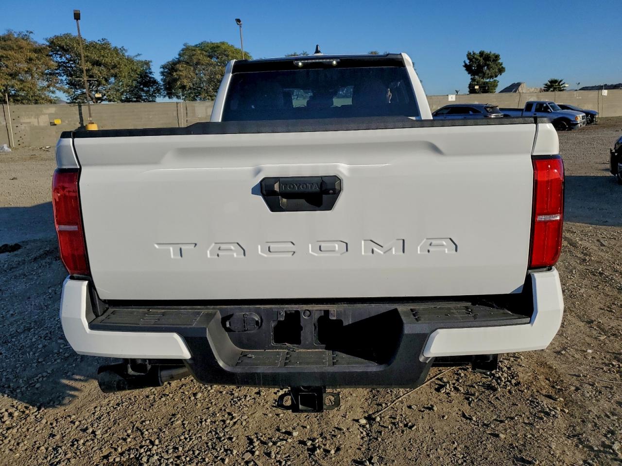 2024 TOYOTA TACOMA DOUBLE CAB photo 6