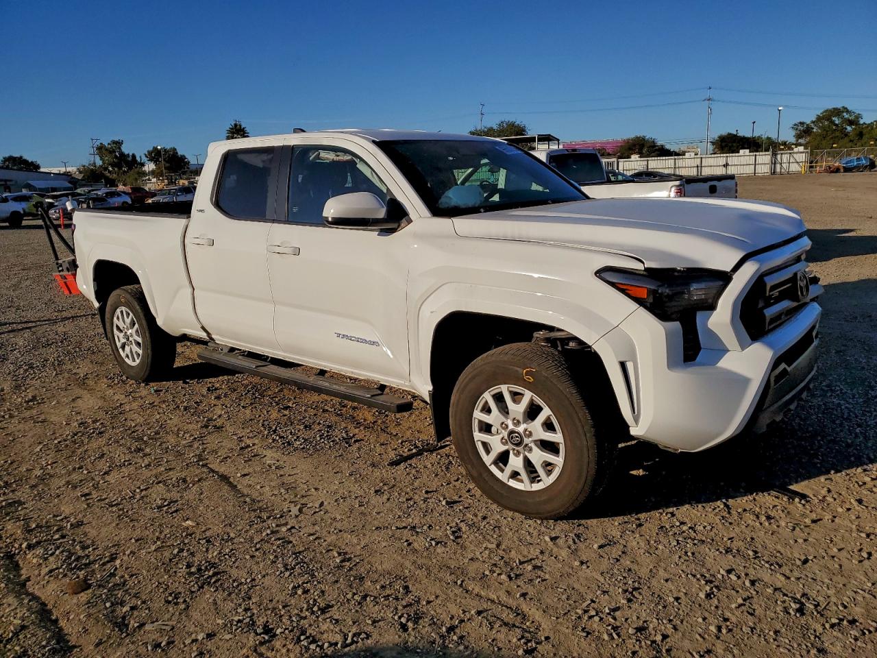 2024 TOYOTA TACOMA DOUBLE CAB photo 4