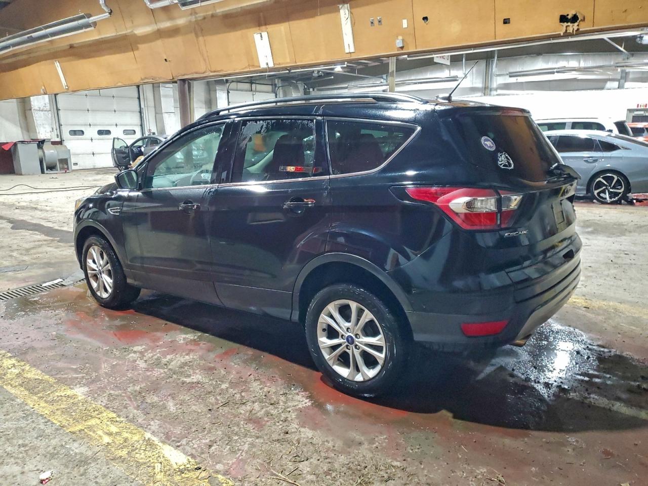 2017 FORD ESCAPE SE photo 2