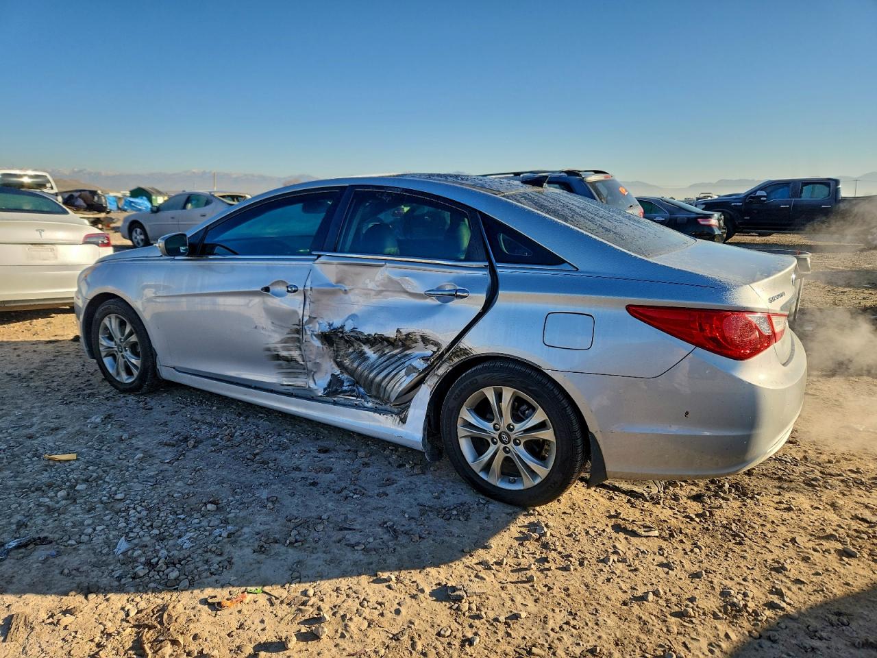 2013 HYUNDAI SONATA SE photo 2